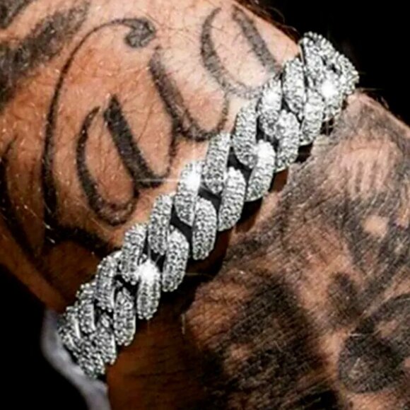 ⭐ Large Men's Cuban Link 8" Iced Out Diamond Bracelet 13mm Wide 18k White Gold ⭐ - Picture 2 of 7